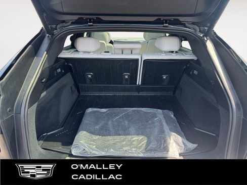 Used 2024 Cadillac Lyriq Luxury w/ LPO, Floor Liner Package AWD/4WD image 12