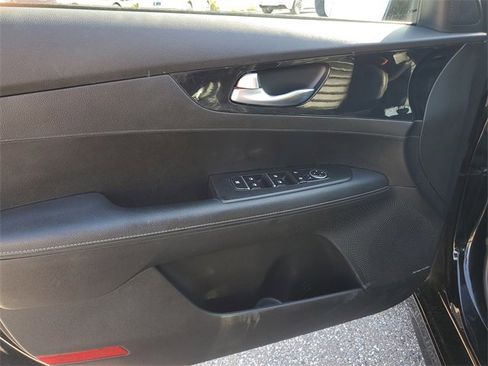 Used 2023 Kia Forte GT-Line w/ GT-Line Premium Package image 17