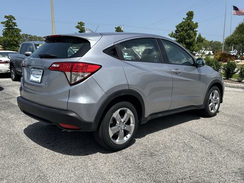 Used 2021 Honda HR-V LX image 5