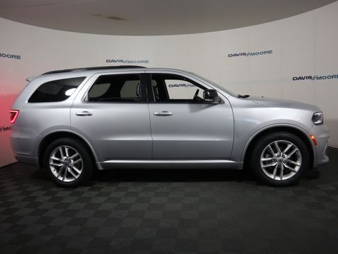 Used 2024 Dodge Durango GT RWD image 4
