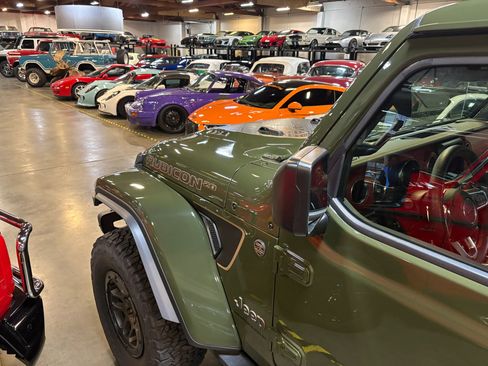 Used 2023 Jeep Wrangler Unlimited Rubicon 392 image 21