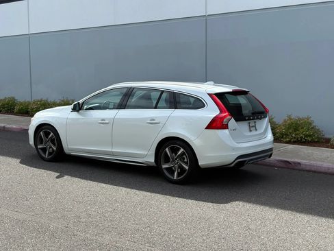 Used 2015 Volvo V60 T5 Platinum FWD image 4