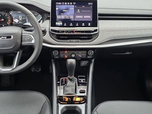 Certified 2024 Jeep Compass Latitude image 27