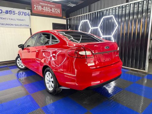 Used 2013 Ford Fiesta SE image 16
