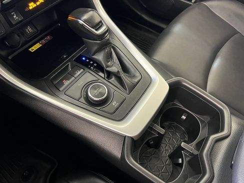 Used 2023 Toyota RAV4 XLE Premium image 19