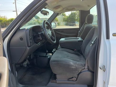 Used 2004 Chevrolet Silverado 1500 4x4 Regular Cab image 9