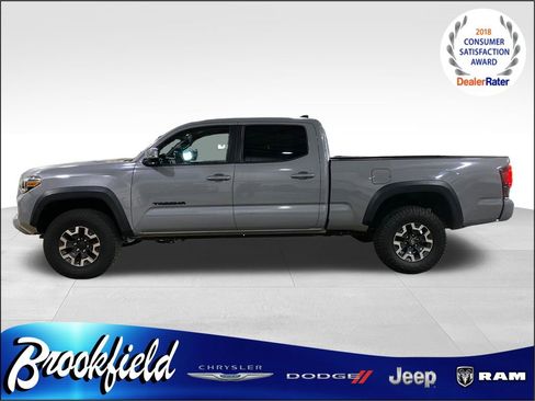 Used 2019 Toyota Tacoma TRD Off-Road w/ Technology Package AWD/4WD image 5