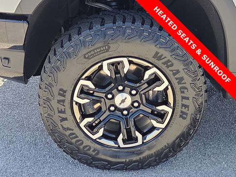 Used 2024 Chevrolet Silverado 1500 ZR2 w/ Technology Package AWD/4WD image 7