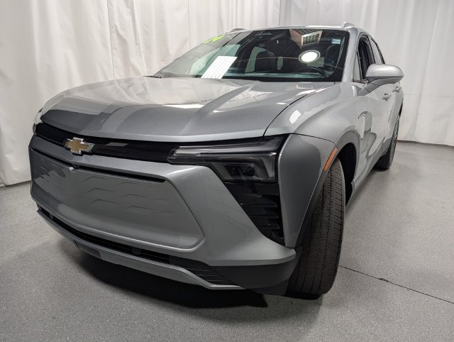 Used 2024 Chevrolet Blazer EV LT AWD/4WD image 8