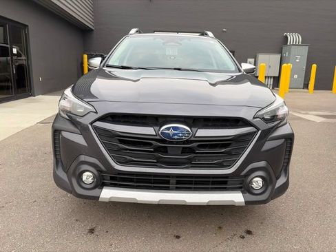 Used 2023 Subaru Outback Touring XT AWD/4WD image 4
