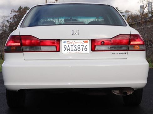 Used 2001 Honda Accord LX image 8