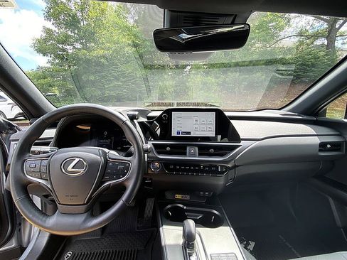 Used 2025 Lexus UX 300h FWD image 17