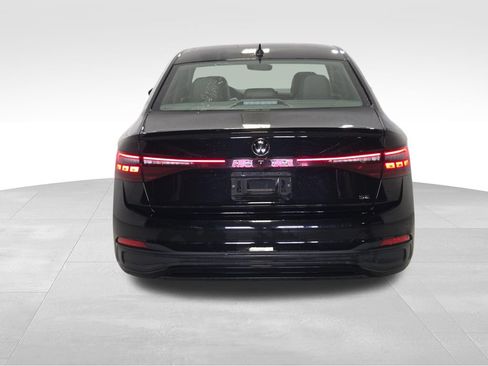 Used 2025 Volkswagen Jetta SE FWD image 24