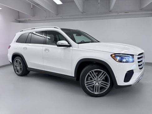 Certified 2024 Mercedes-Benz GLS 450 4MATIC image 9