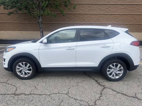 Used 2021 Hyundai Tucson SE FWD image 2