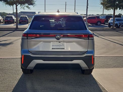 New 2026 Volkswagen Tiguan SE AWD/4WD image 8