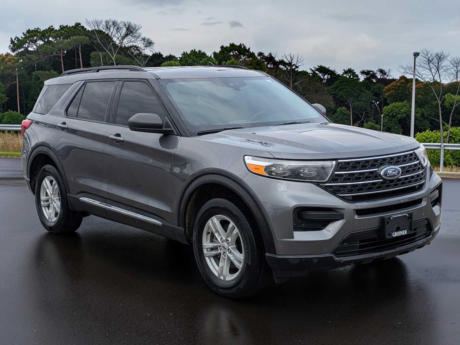 Used 2024 Ford Explorer XLT AWD/4WD image 7