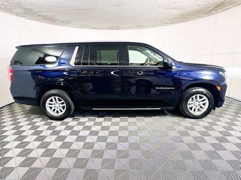 Used 2023 Chevrolet Suburban LT AWD/4WD image 2