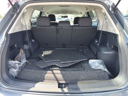Used 2018 Volkswagen Tiguan S w/ 3rd Row Seat Package AWD/4WD image 24