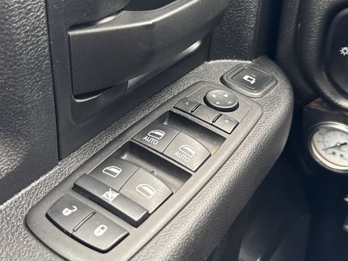 Used 2024 RAM 3500 Tradesman w/ Chrome Appearance Group AWD/4WD image 32