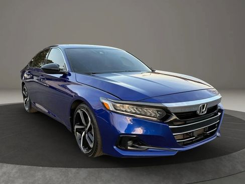 Used 2022 Honda Accord Sport image 2