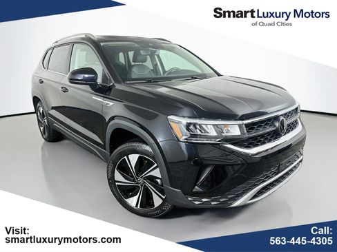 Used 2024 Volkswagen Taos SE AWD/4WD image 1
