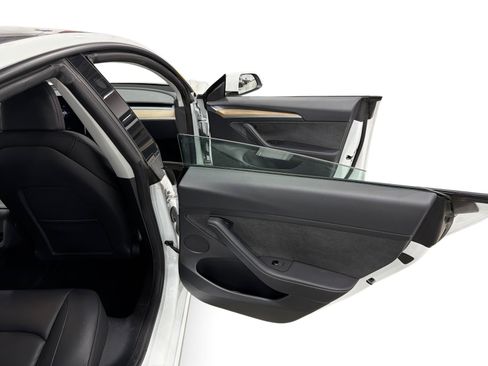 Certified 2023 Tesla Model 3 Standard Range RWD image 12