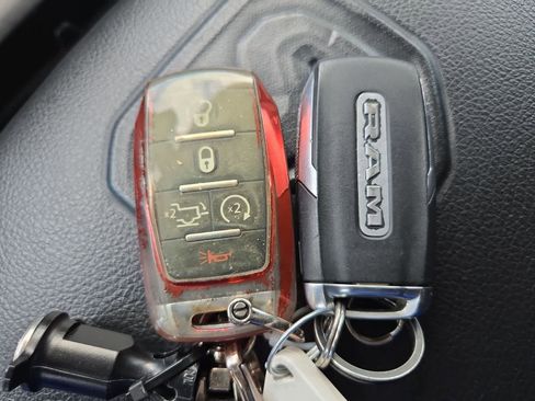 Used 2020 RAM 1500 Laramie image 34