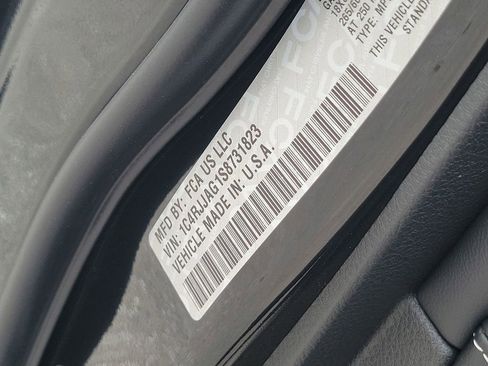 New 2025 Jeep Grand Cherokee L Laredo image 48