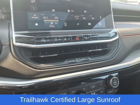 Certified 2025 Jeep Compass Trailhawk w/ Sun & Sound Group AWD/4WD image 16