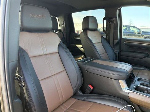 Used 2024 Chevrolet Silverado 1500 High Country w/ High Country Premium Package image 22
