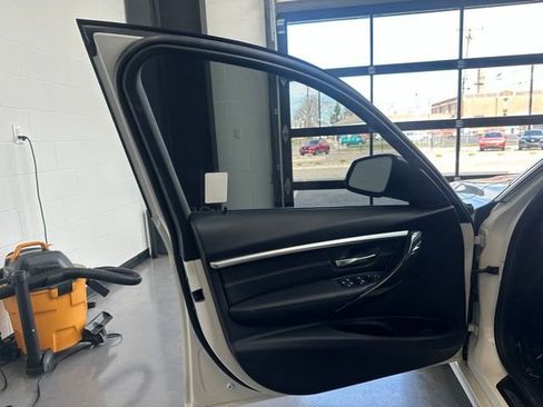 Used 2017 BMW 330i xDrive Sedan image 12