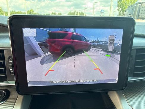Used 2024 Ford Explorer XLT w/ Equipment Group 202A RWD image 18