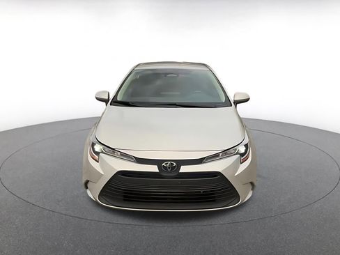Used 2025 Toyota Corolla LE image 6