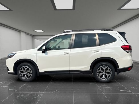 Used 2024 Subaru Forester Premium AWD/4WD image 8