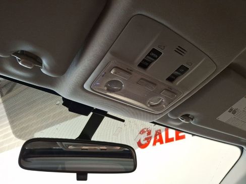 Used 2013 Toyota RAV4 XLE image 26