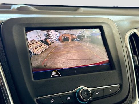 Used 2020 Chevrolet Equinox LT FWD image 14