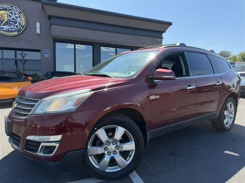 Used 2016 Chevrolet Traverse LT w/ Style and Technology Package FWD image 1