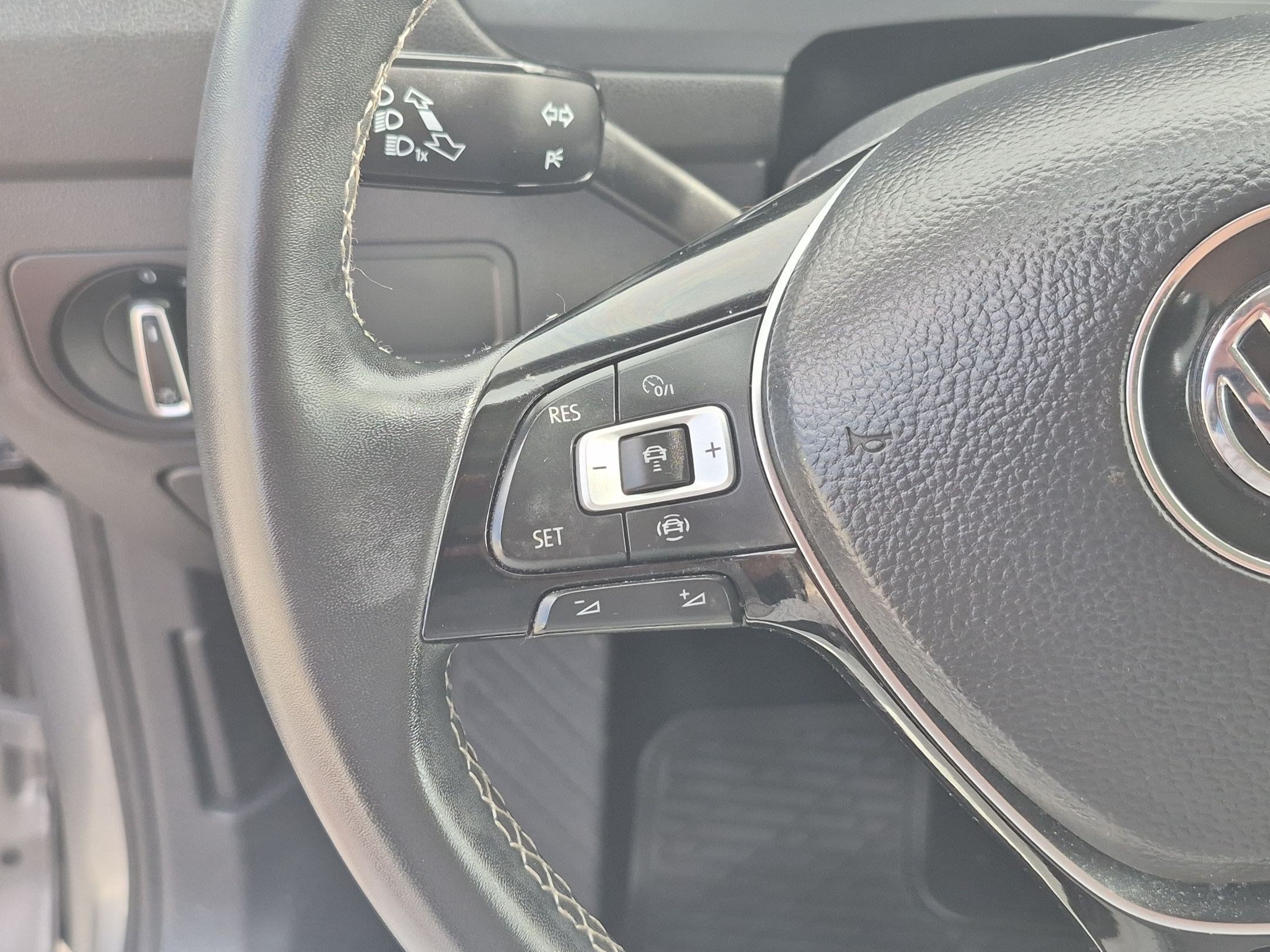 Used 2021 Volkswagen Tiguan SE AWD/4WD image 18