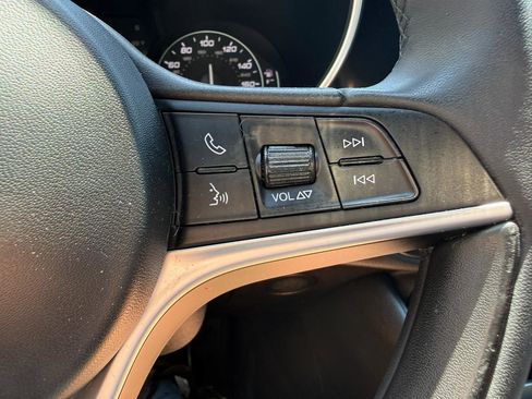 Used 2017 Alfa Romeo Giulia RWD image 30