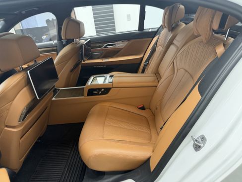 Used 2018 BMW 750Li xDrive AWD/4WD image 25
