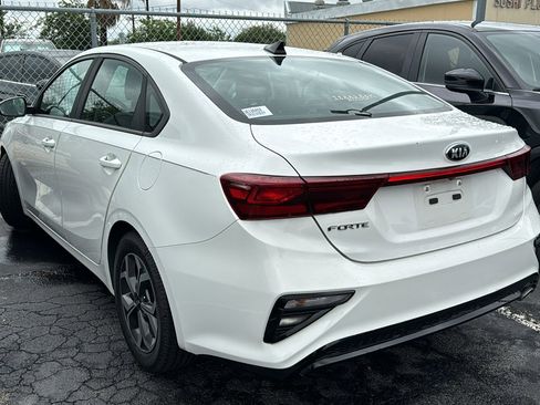 Used 2019 Kia Forte LXS FWD image 4