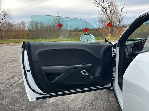 Used 2022 Dodge Challenger R/T w/ Blacktop Package image 10