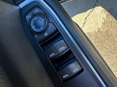 Used 2024 Chevrolet Silverado 1500 LT image 23