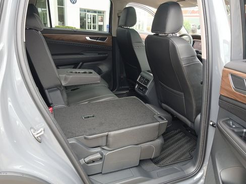 New 2026 Volkswagen Atlas SE FWD image 23