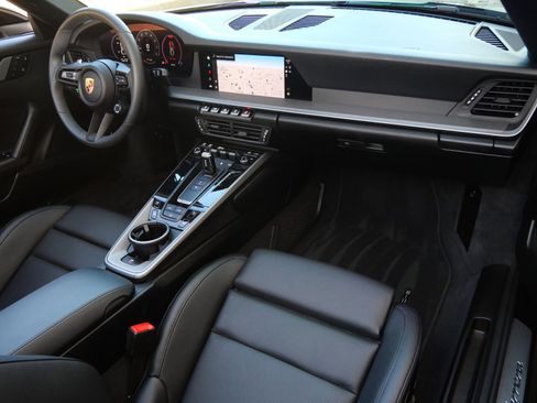 Used 2025 Porsche 911 Carrera image 21