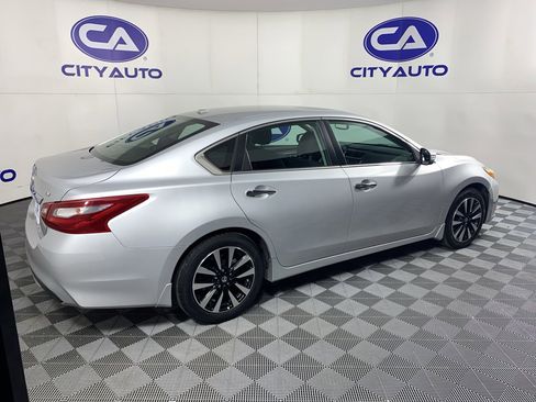 Used 2018 Nissan Altima 2.5 SV w/ 2.5 SV Technology Package image 4