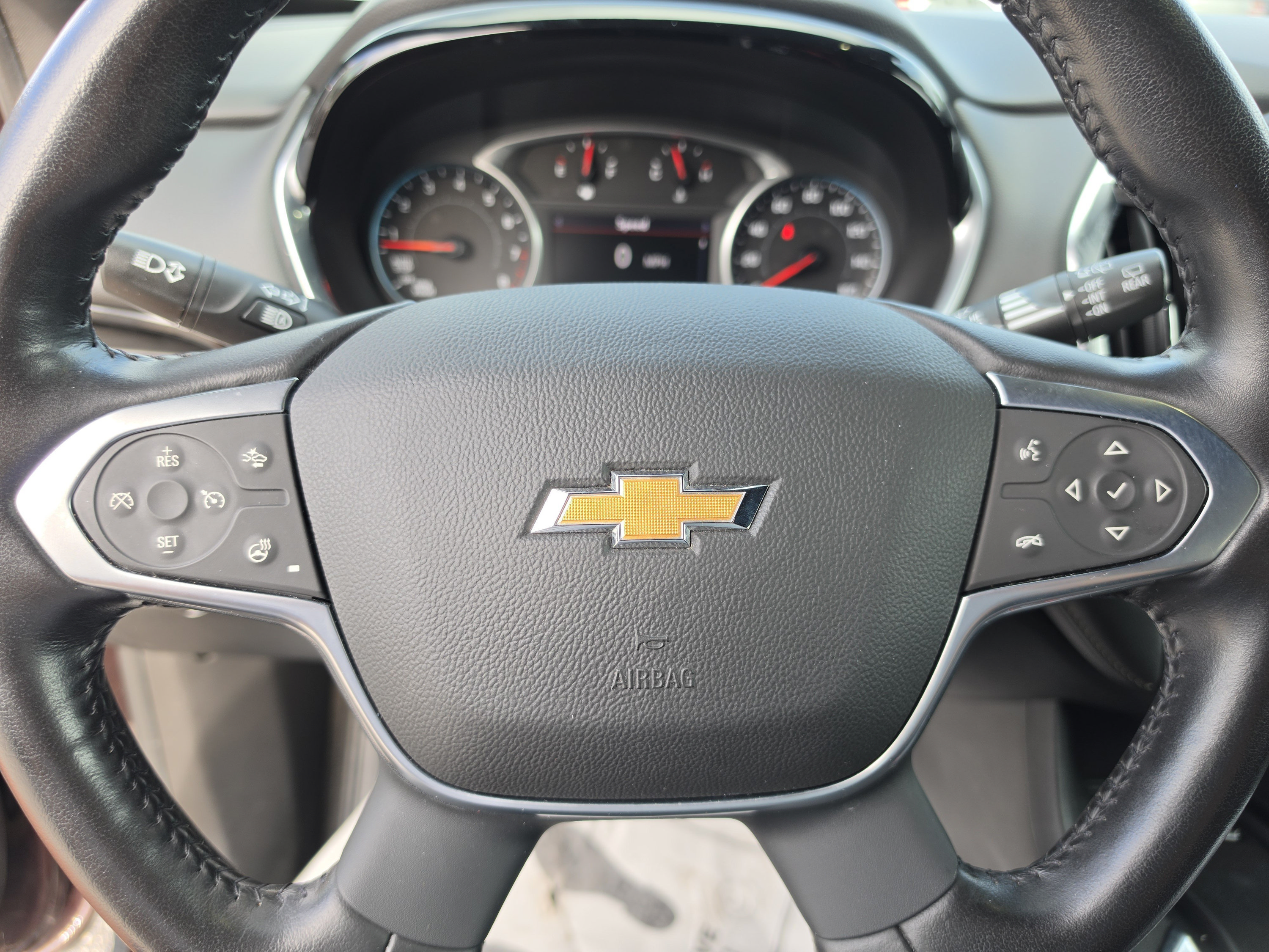 Used 2022 Chevrolet Traverse LT FWD image 36