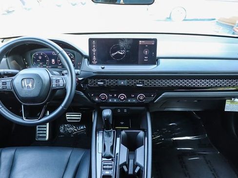 Used 2025 Honda Accord Sport image 14