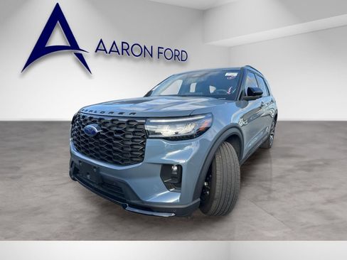 Used 2025 Ford Explorer ST-Line w/ Premium Package RWD image 2